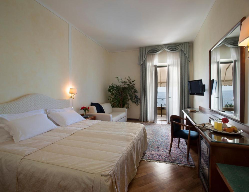 Hotel Villa Capri Gardone Riviera Kamer foto